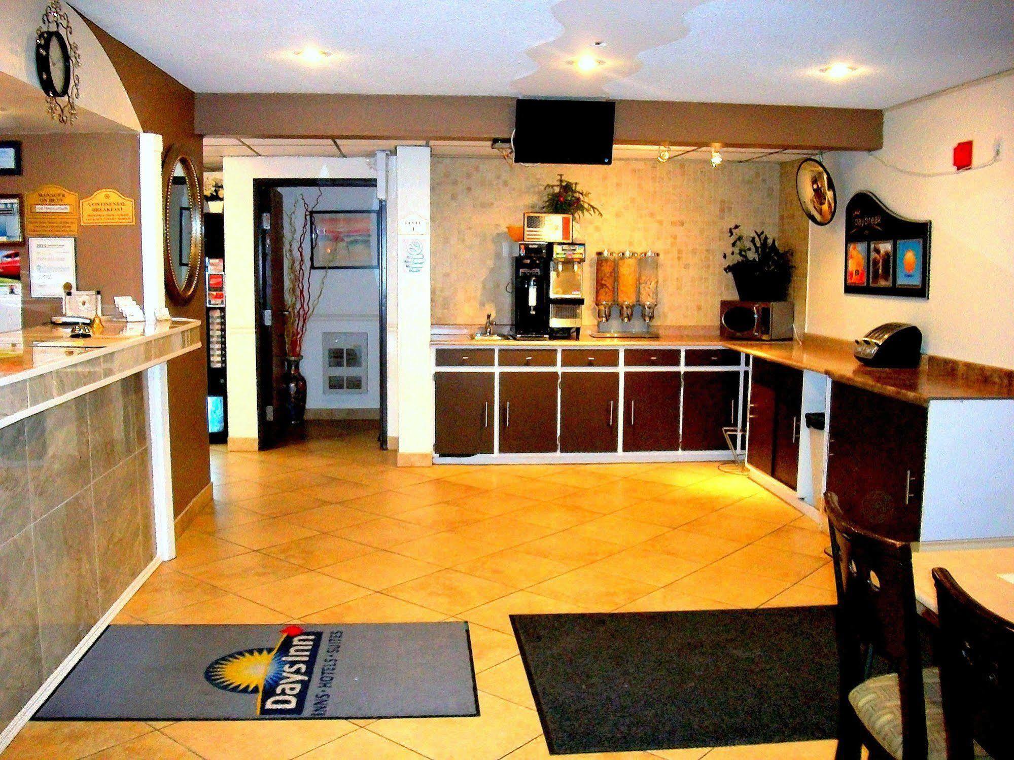 Wallaceburg Inn Esterno foto